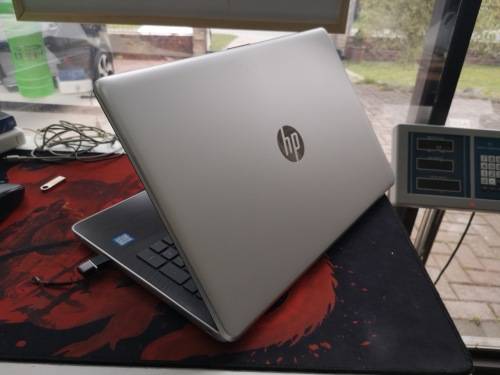 Beautiful 8th GEN i5 HP DESIGN**HP 15BS105*i5-8250U*4GB*1000GB HDD*WARRANTY 2019*